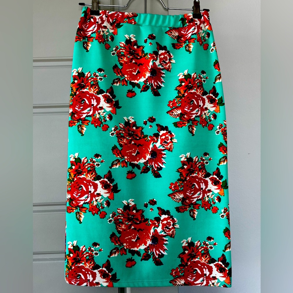 MOA usa Floral Midi Skirt Size Medium